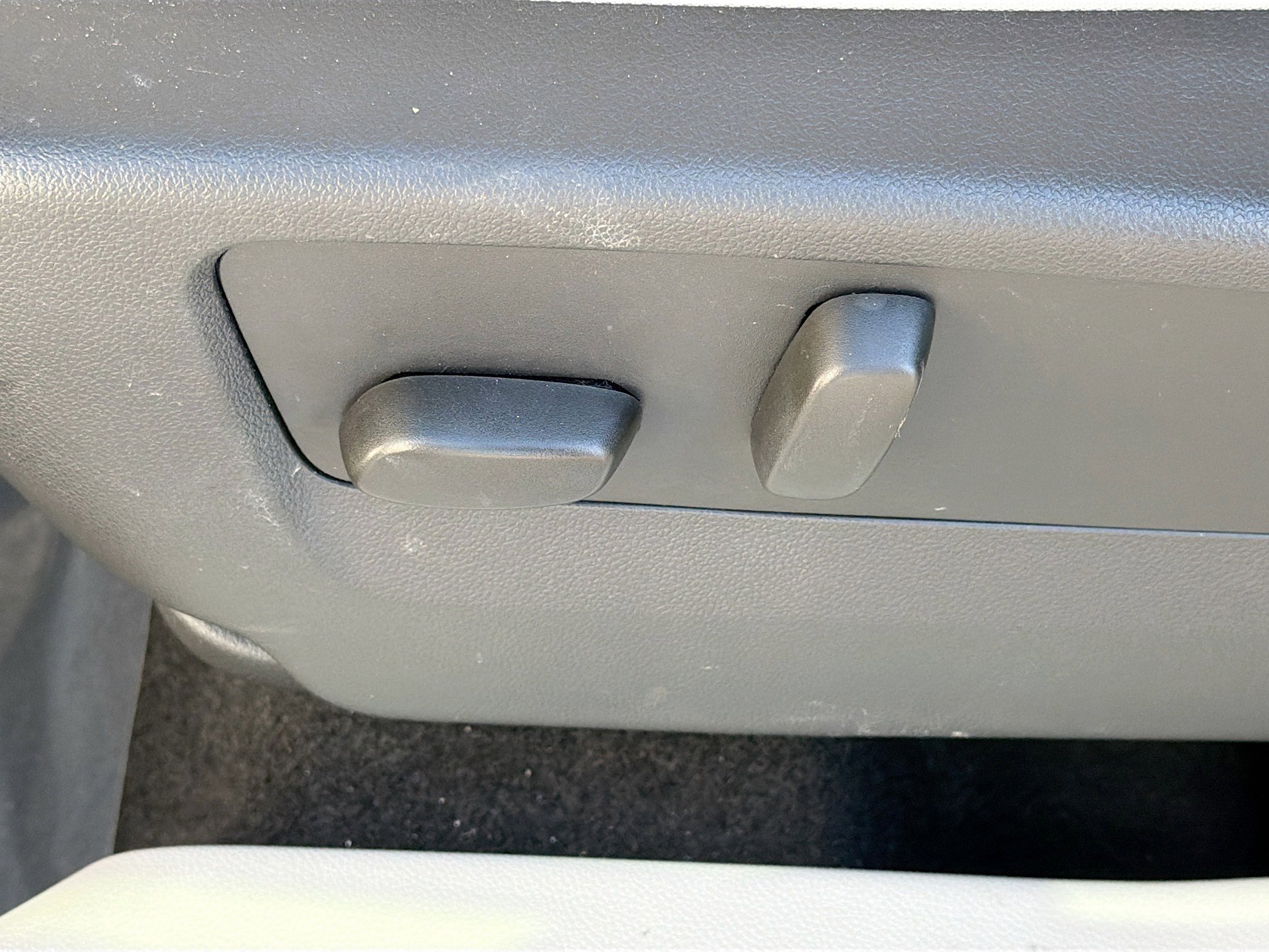 Used 2023 Buick Envision Avenir image 25