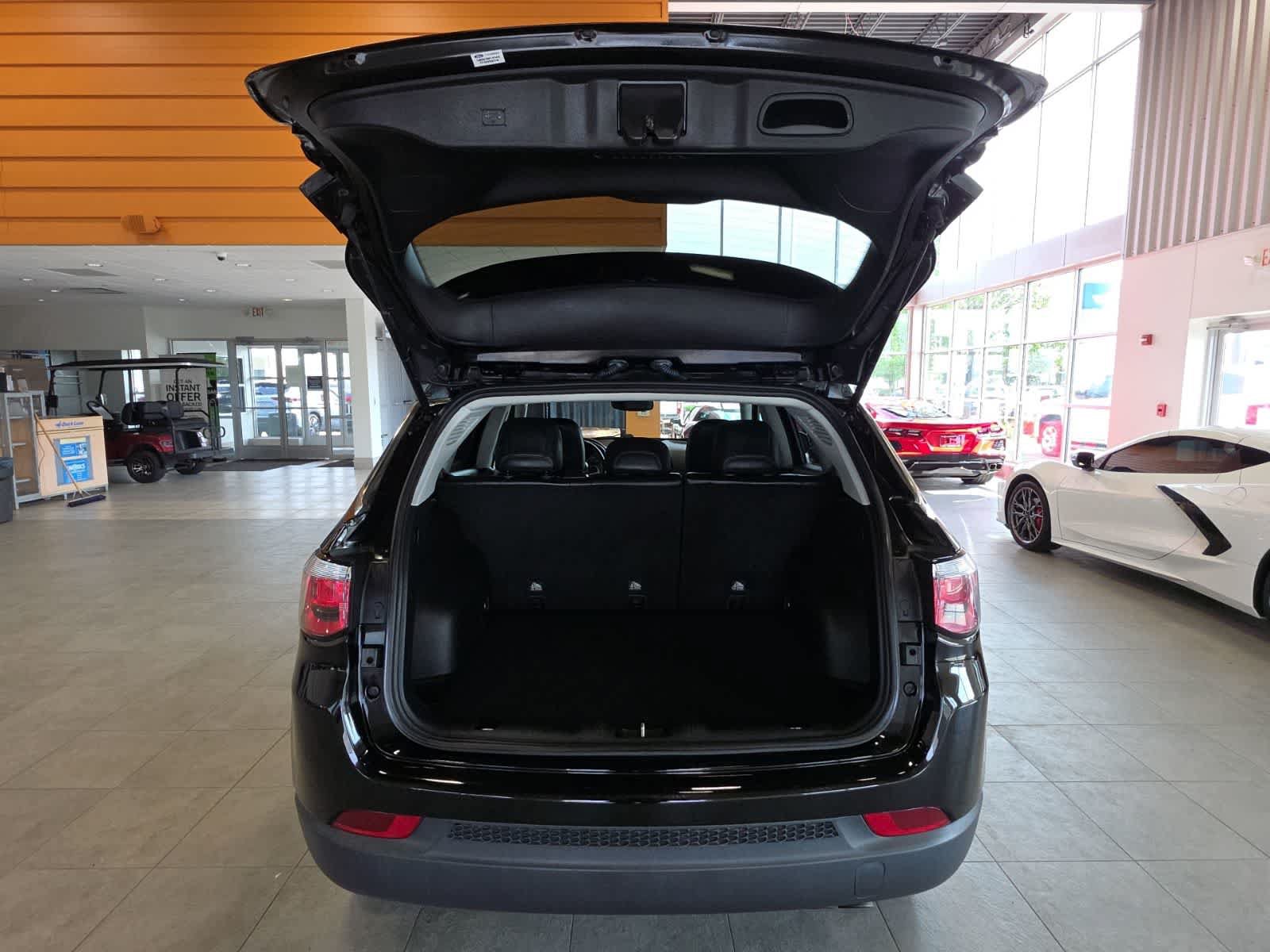 Used 2019 Jeep Compass Limited AWD/4WD image 28