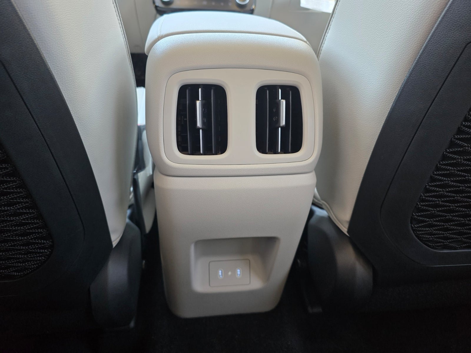 New 2026 Hyundai Tucson Limited FWD image 24