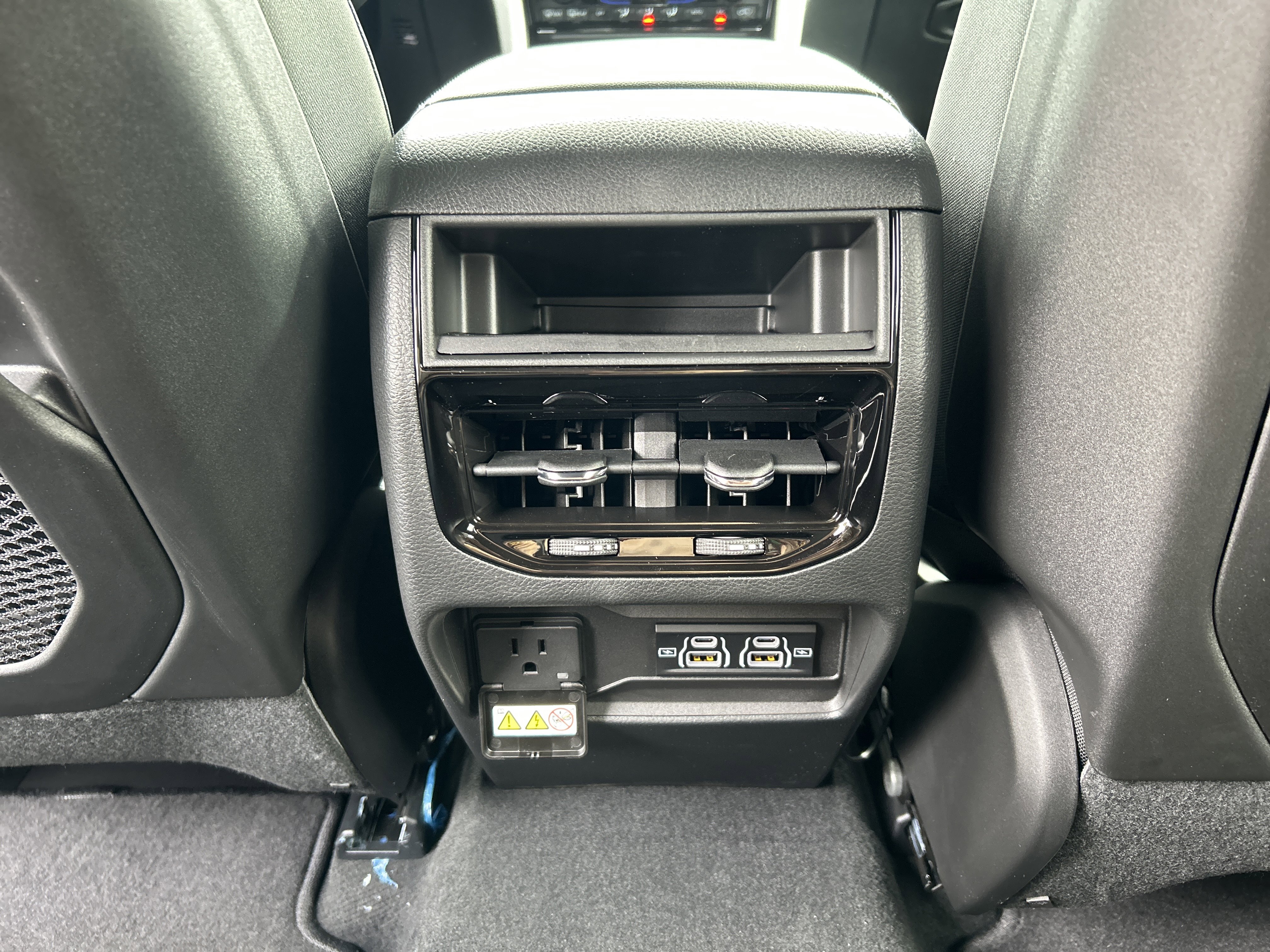 New 2025 Jeep Grand Cherokee Altitude image 39