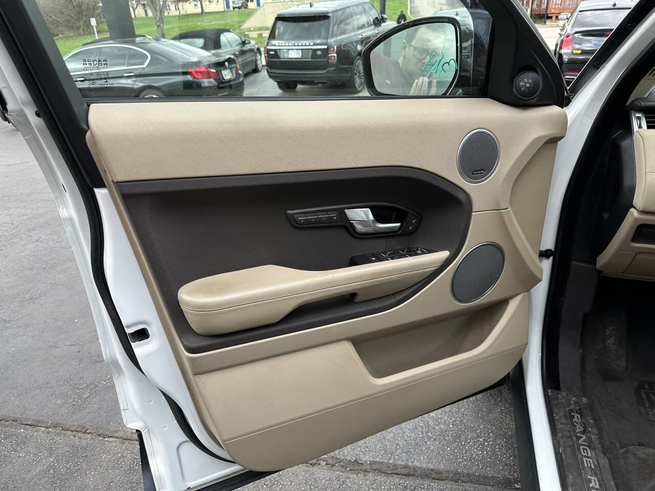 Used 2014 Land Rover Range Rover Evoque Pure Plus image 12