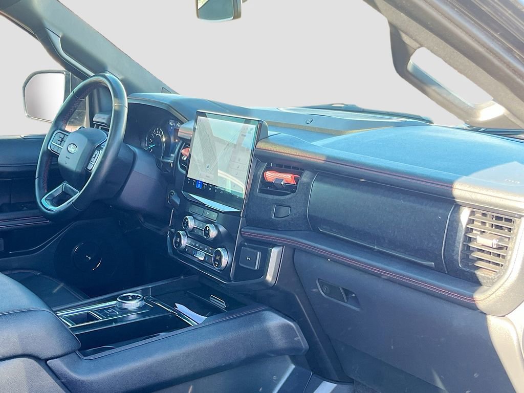 Used 2022 Ford Expedition Limited image 32