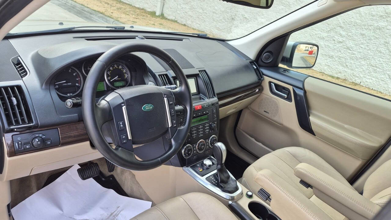 Used 2012 Land Rover LR2 HSE image 34