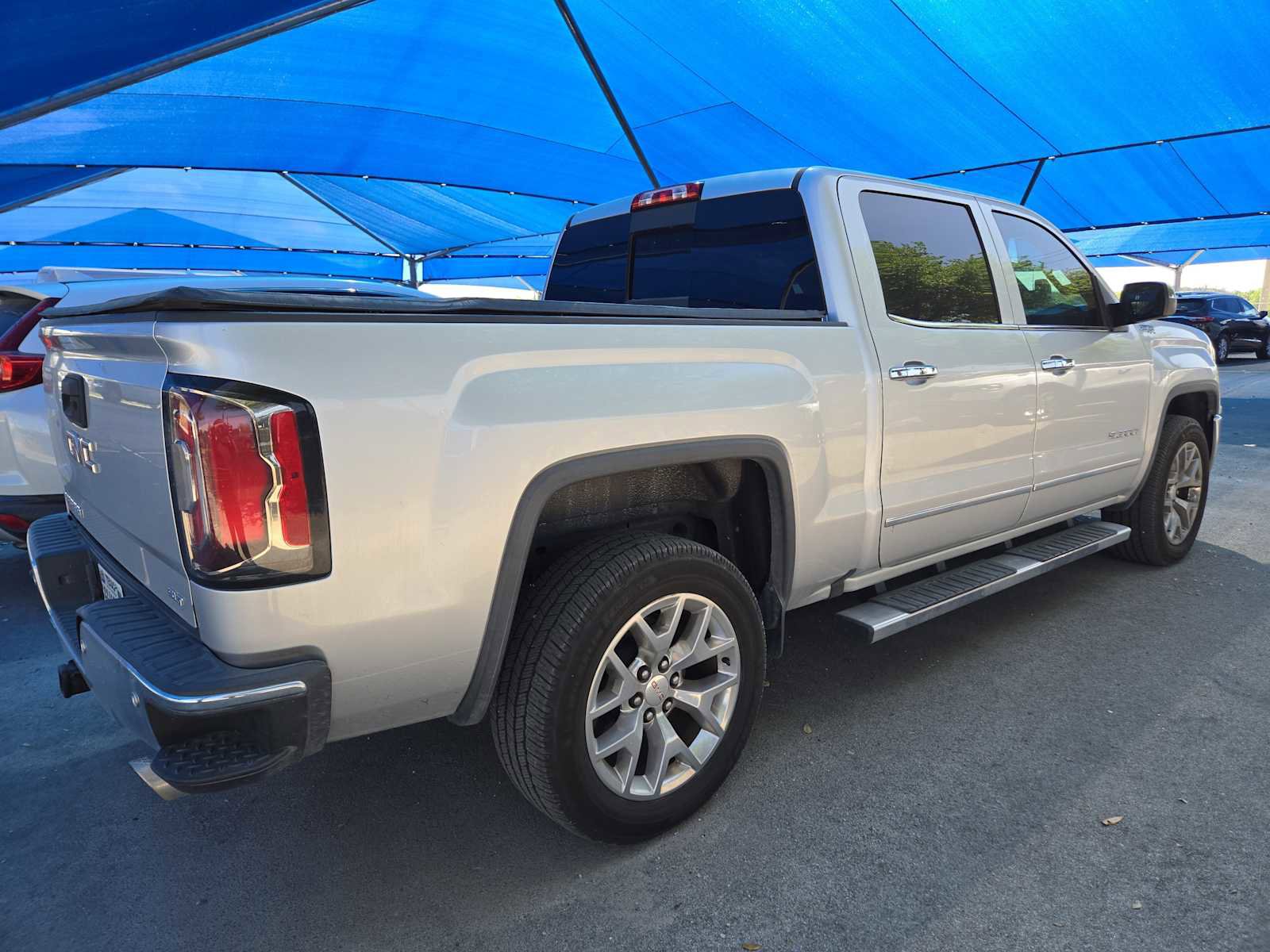 Used 2017 GMC Sierra 1500 SLT image 4