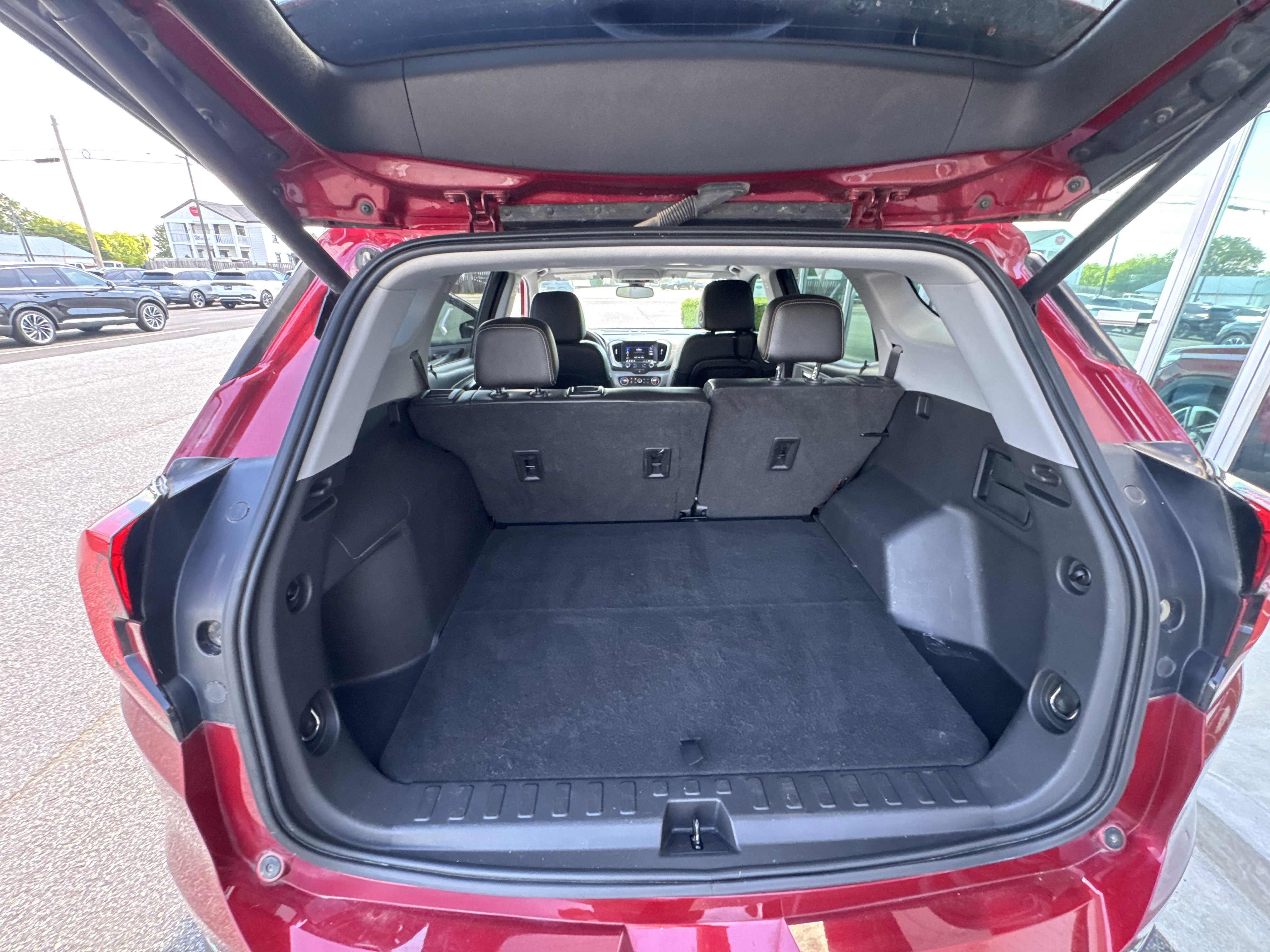 Used 2021 GMC Terrain SLT w/ Infotainment Package II FWD image 10