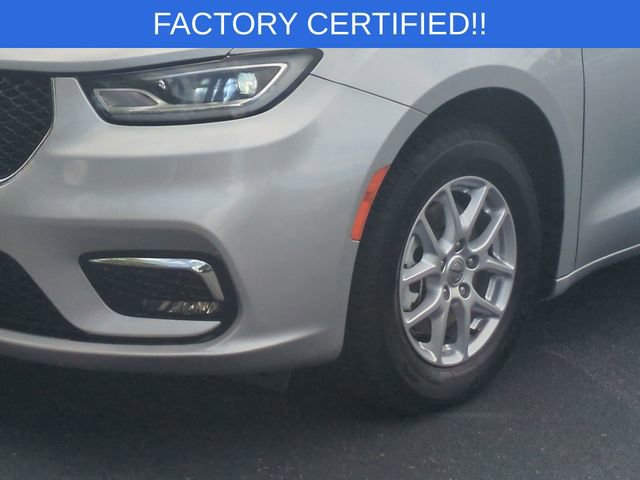 Certified 2023 Chrysler Pacifica Touring-L FWD image 9