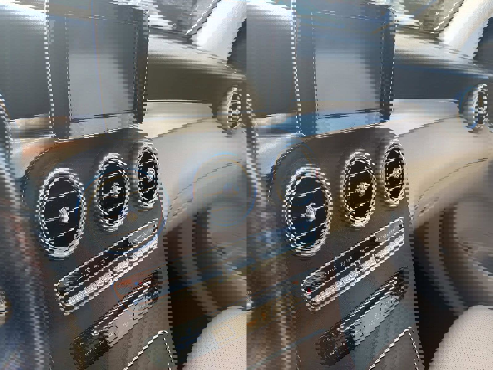 Used 2019 Mercedes-Benz GLC 300 4MATIC image 10