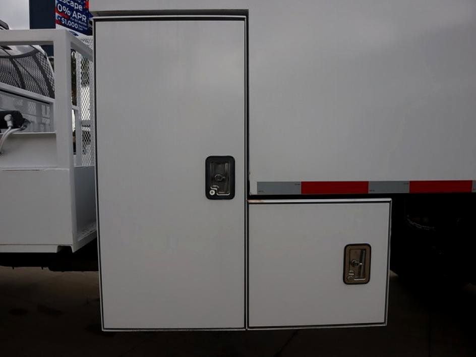 Used 2017 Ford F650 2WD SuperCab Super Duty image 21