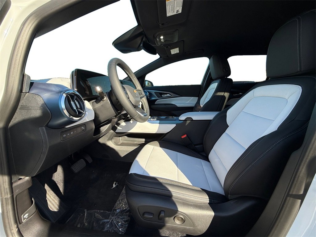 New 2026 Chevrolet Equinox EV LT image 9