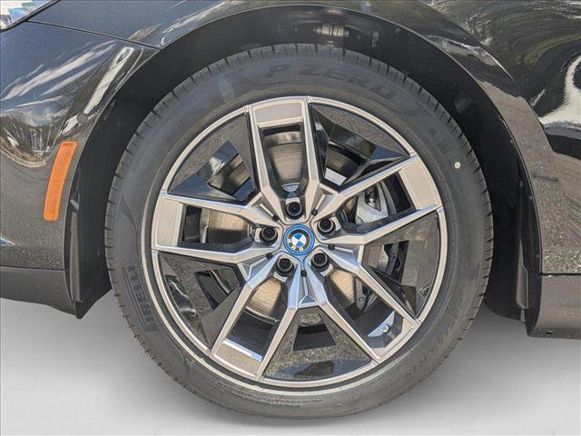Used 2025 BMW i5 xDrive40 w/ Premium Package image 10