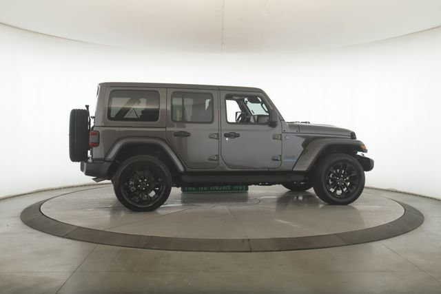 Used 2025 Jeep Wrangler Unlimited Sahara image 6