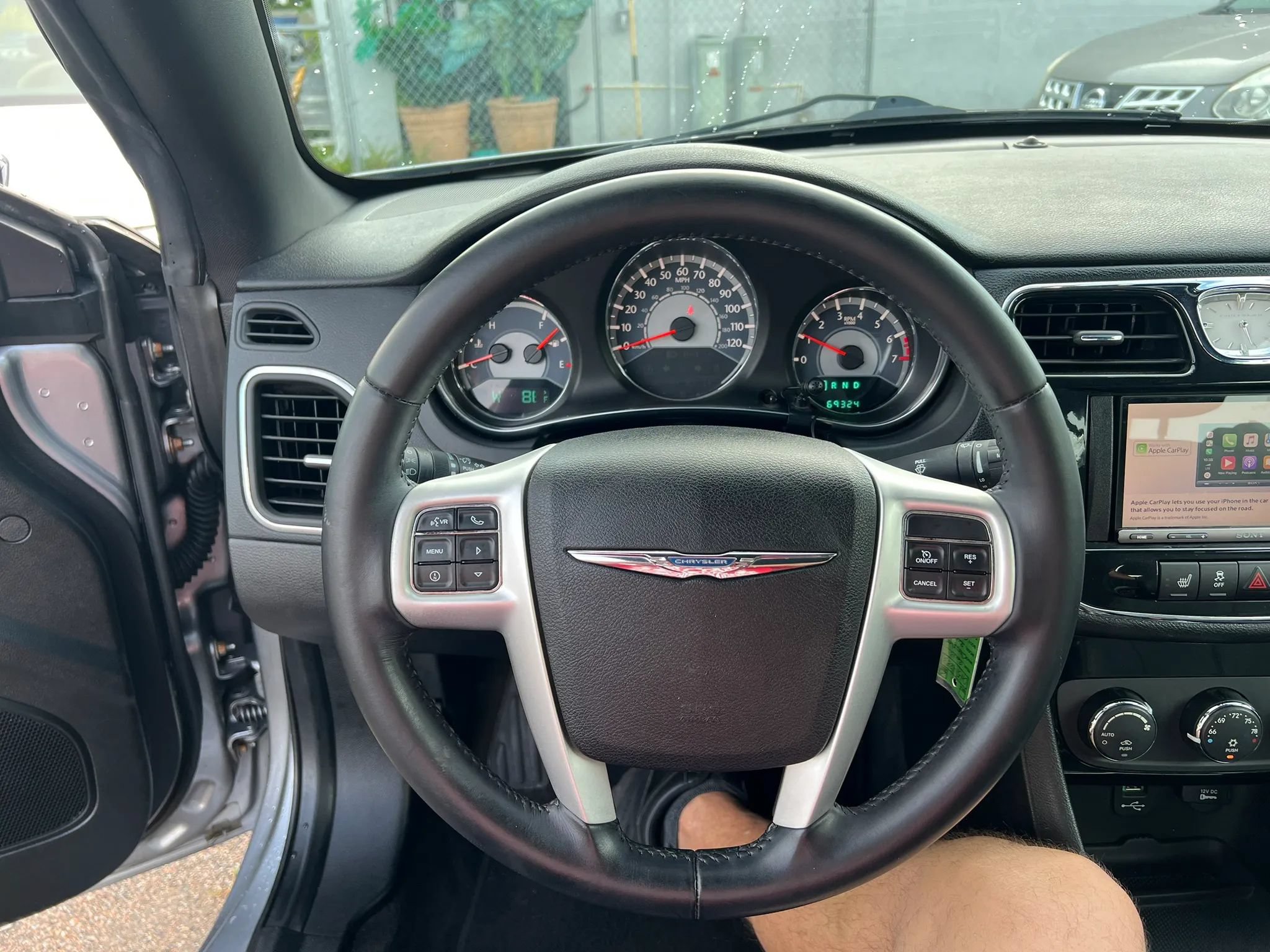 Used 2013 Chrysler 200 Limited FWD image 9