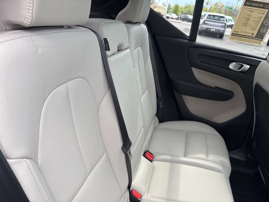 Certified 2024 Volvo XC40 B5 Plus w/ Climate Package AWD/4WD image 48