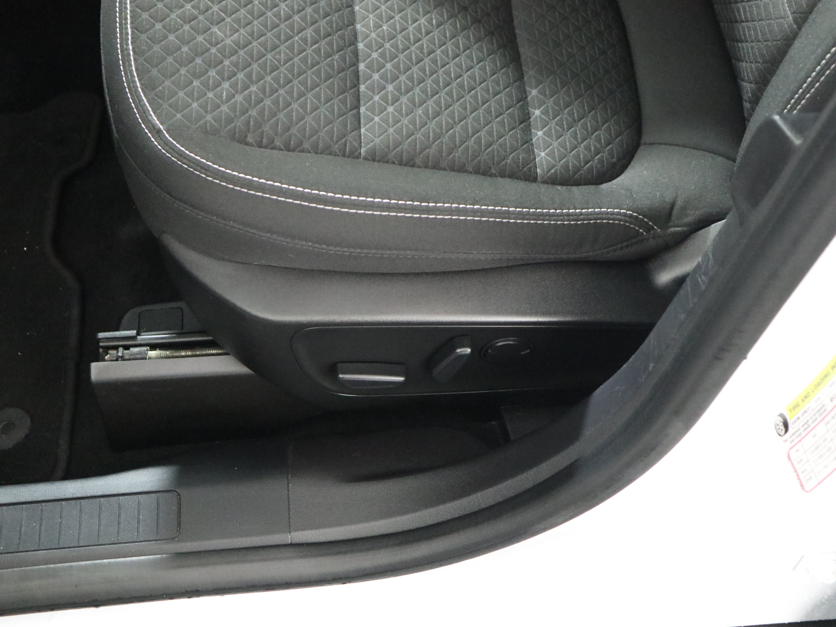 Used 2023 Ford Escape Active AWD/4WD image 21