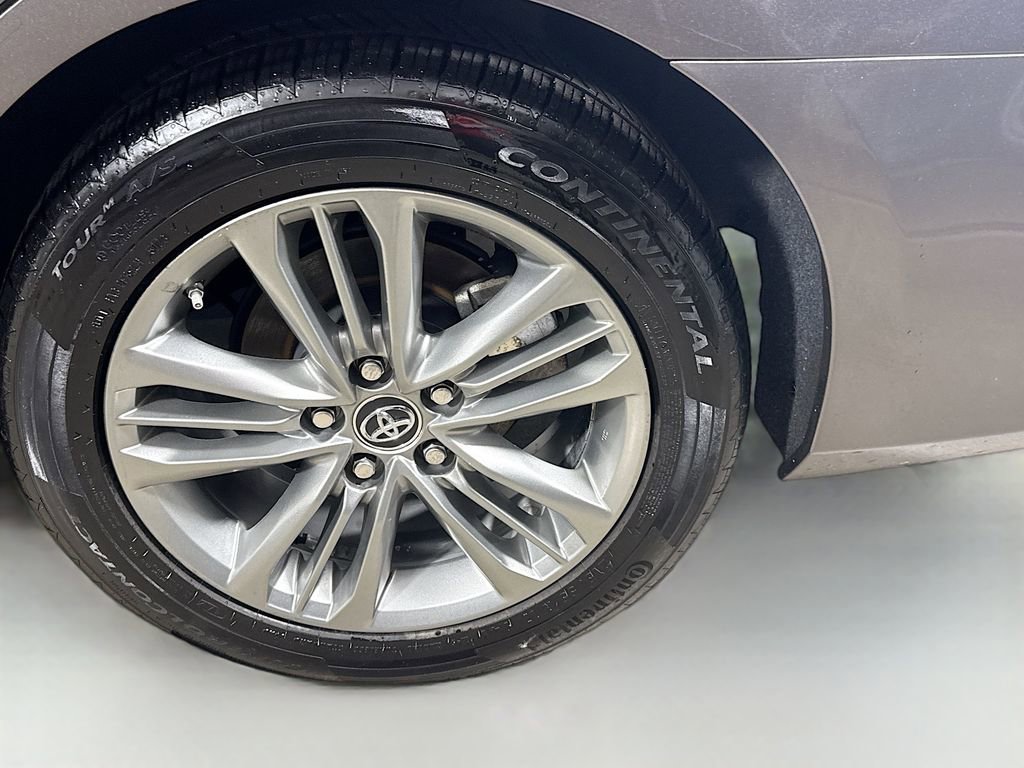 Used 2015 Toyota Camry SE FWD image 9