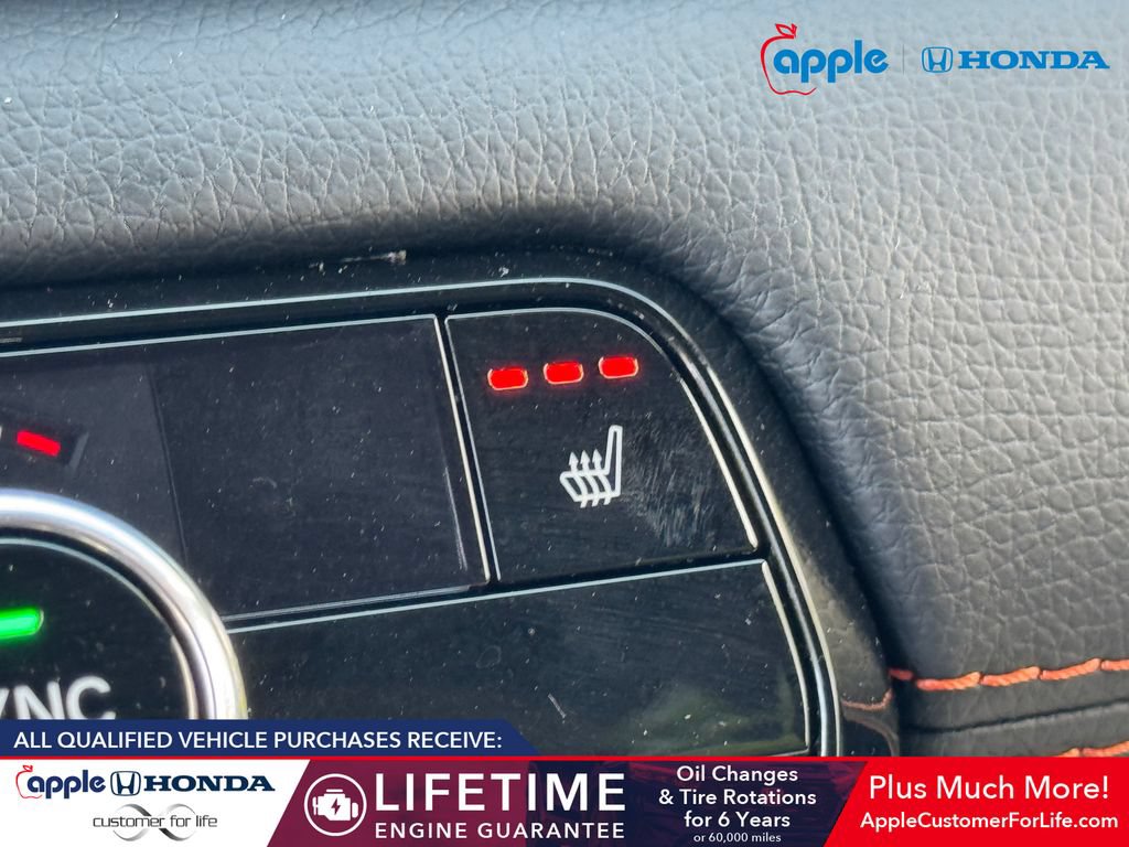 Used 2025 Honda Pilot Sport image 29