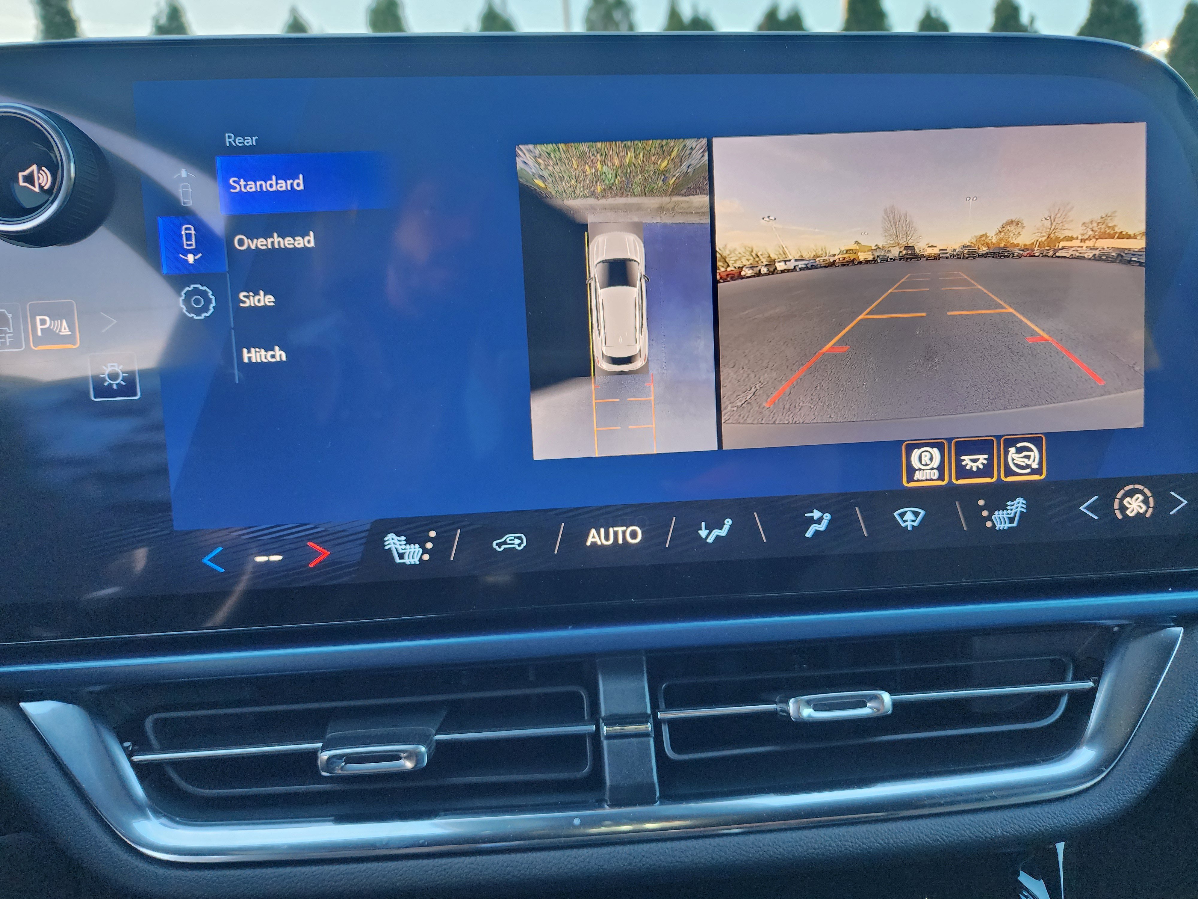 New 2026 Chevrolet Equinox EV LT image 32