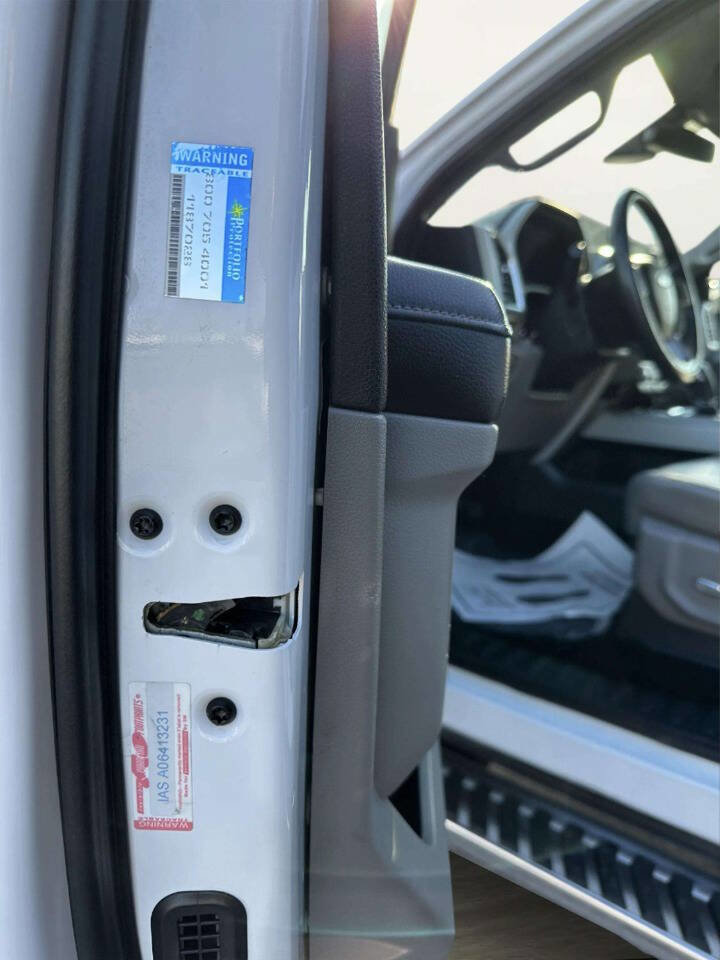 Used 2015 Ford F150 Lariat w/ Equipment Group 502A Luxury AWD/4WD image 19