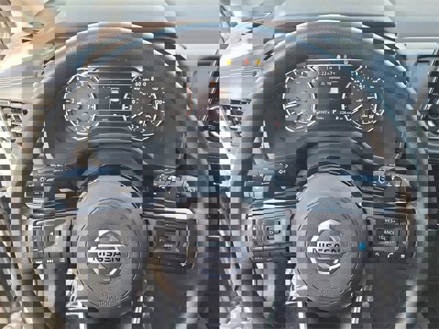 Used 2021 Nissan Rogue SV image 10