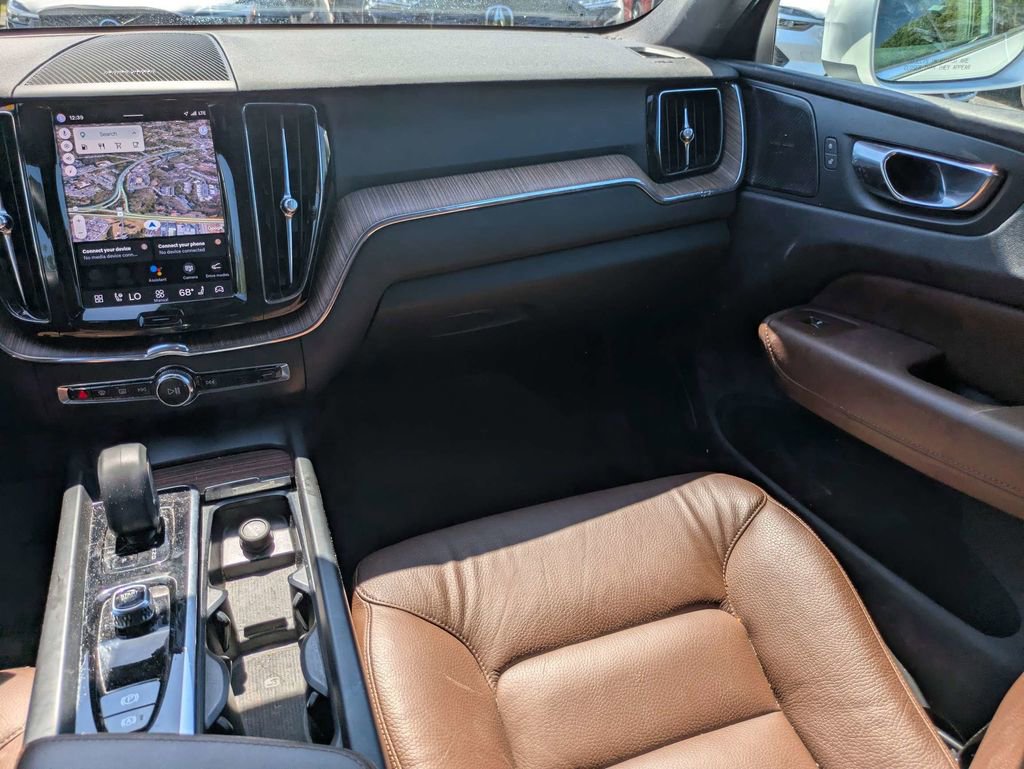Used 2023 Volvo XC60 B5 Plus w/ Protection Package Premier FWD image 18