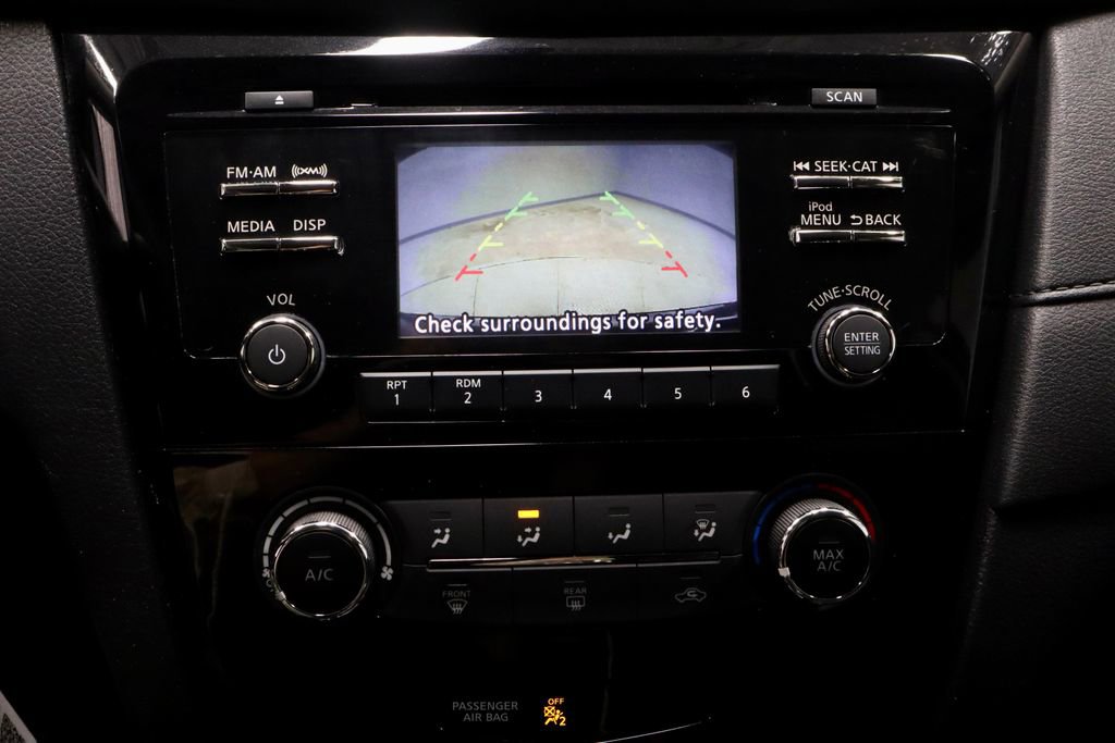 Used 2017 Nissan Rogue S w/ S Appearance Package FWD image 2