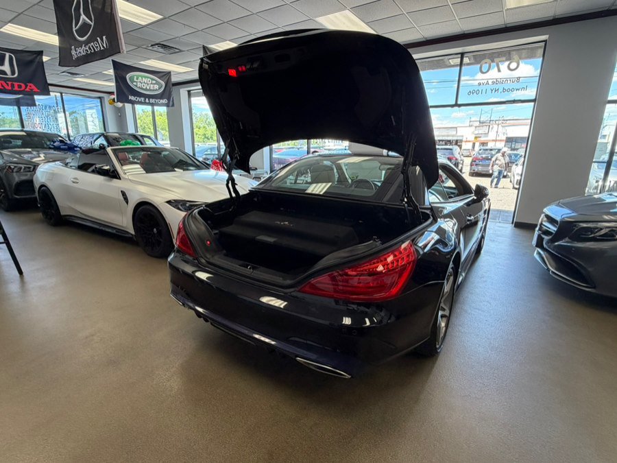 Used 2017 Mercedes-Benz SL 550 image 36