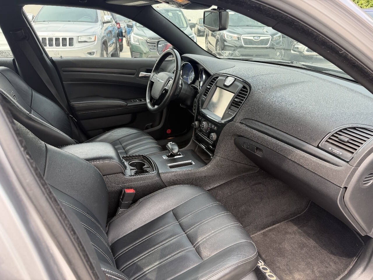 Used 2014 Chrysler 300 S AWD/4WD image 14