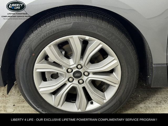 Certified 2024 Ford Edge Titanium image 11