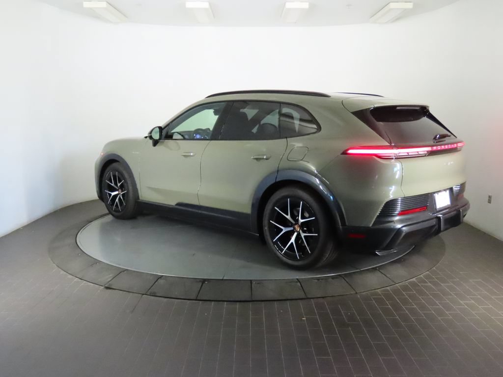 New 2026 Porsche Cayenne Electric AWD/4WD image 3