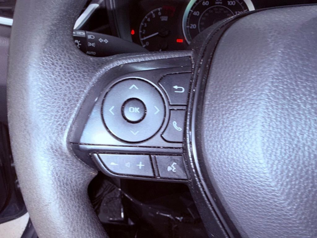 Used 2021 Toyota Corolla LE image 16