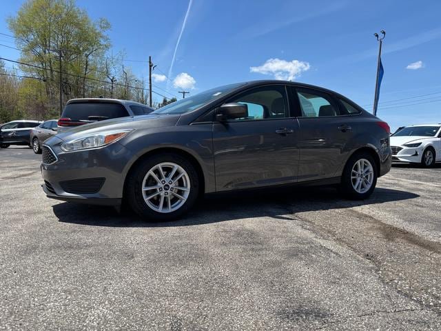 Used 2018 Ford Focus SE FWD image 3