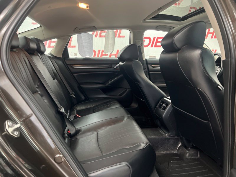 Used 2018 Honda Accord Touring image 10