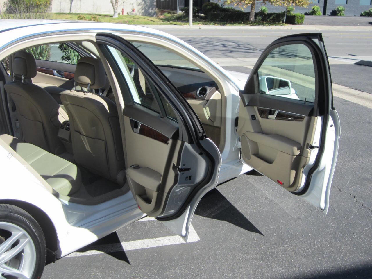 Used 2014 Mercedes-Benz C 250 C 250 Sport 4dr Sedan image 15