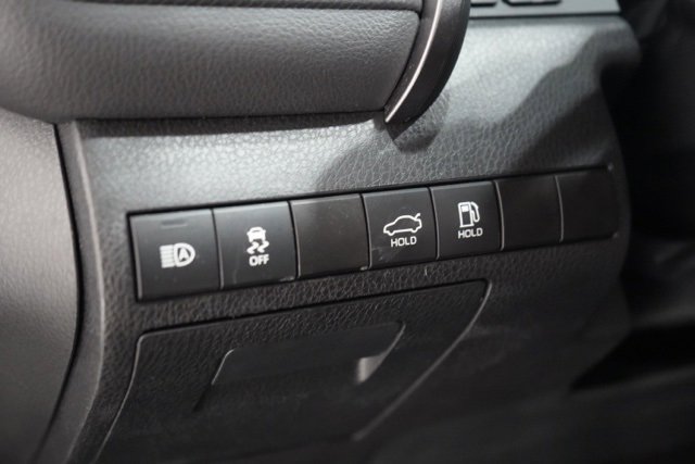 Used 2023 Toyota Camry SE image 19