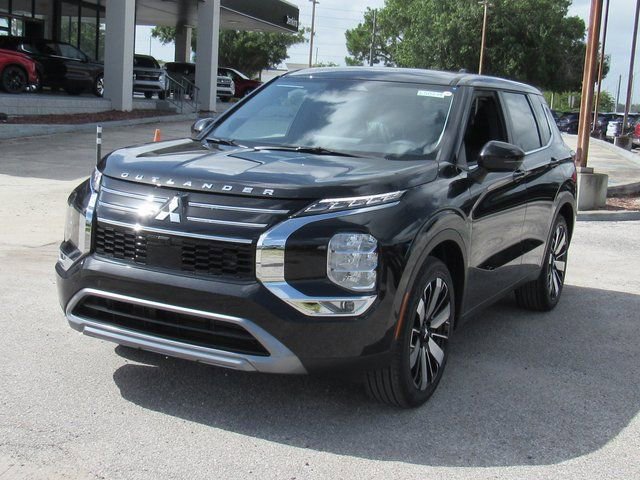 New 2025 Mitsubishi Outlander SE image 6