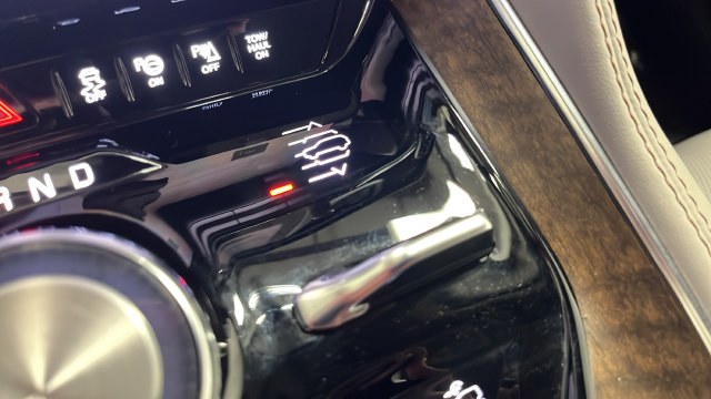 Used 2023 Jeep Grand Wagoneer L 4WD image 34