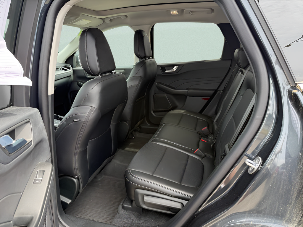 Certified 2022 Ford Escape Titanium w/ Class II Trailer Tow Package AWD/4WD image 5