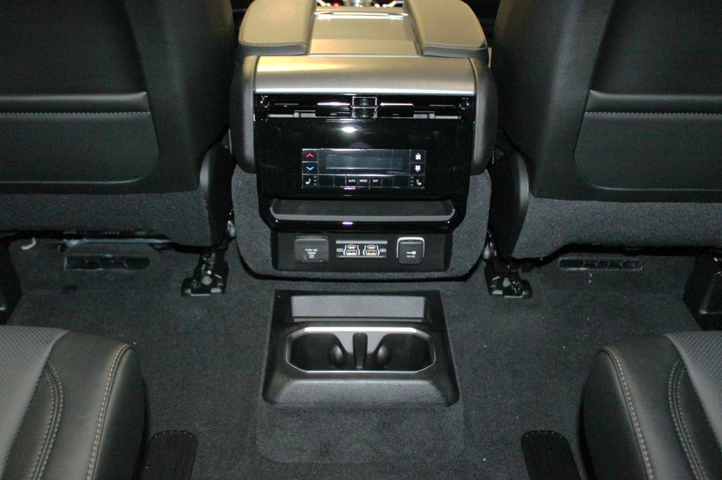 New 2025 Jeep Wagoneer L Series II image 39