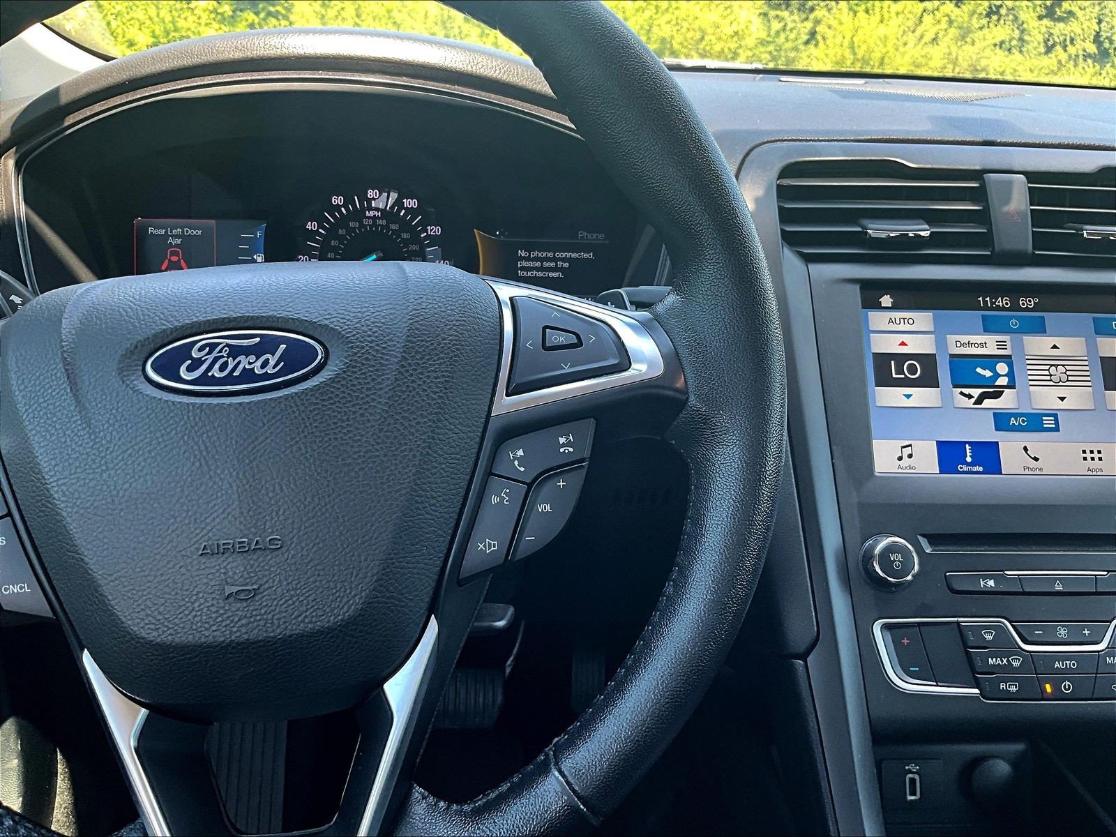 Used 2018 Ford Fusion SE w/ Equipment Group 201A FWD image 12