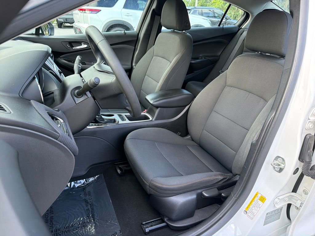 Used 2018 Chevrolet Cruze LS FWD image 25