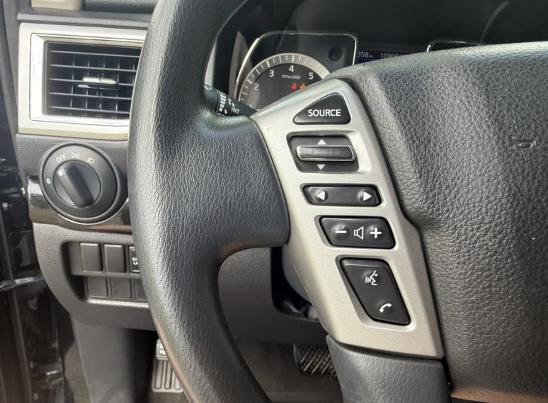 Used 2019 Nissan Titan SV RWD image 19