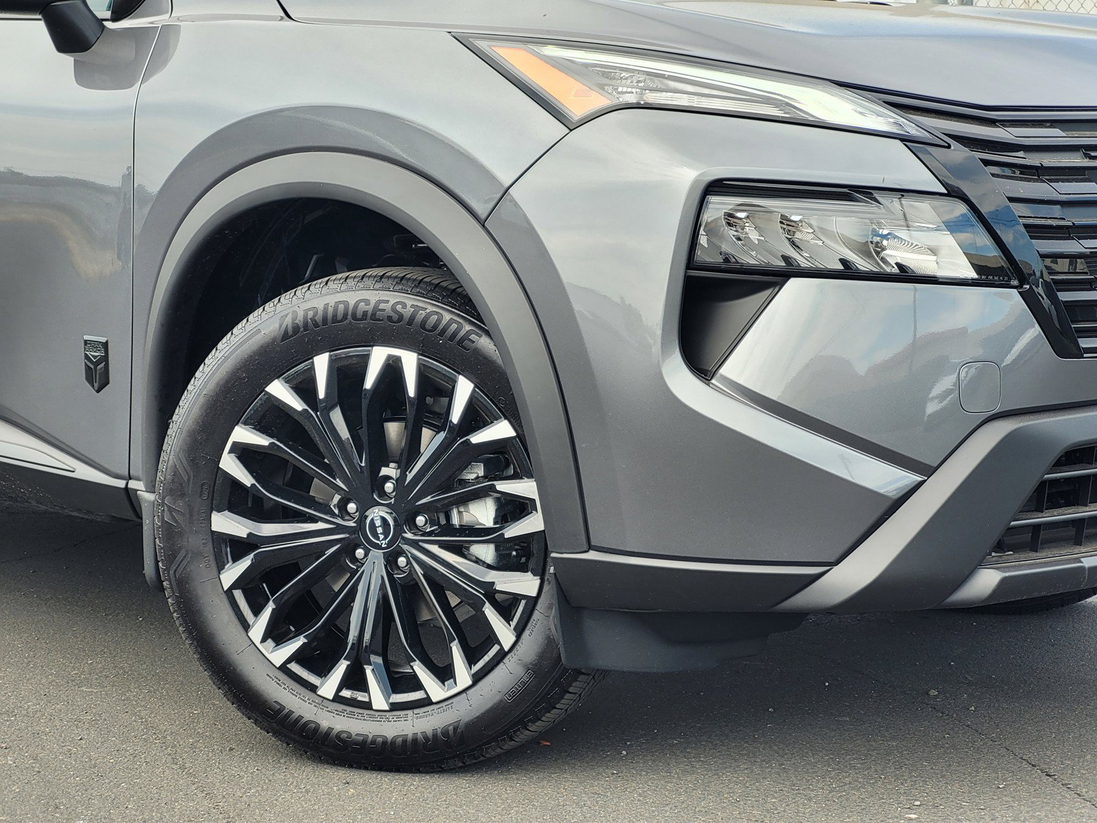New 2026 Nissan Rogue Dark Armor AWD/4WD image 3