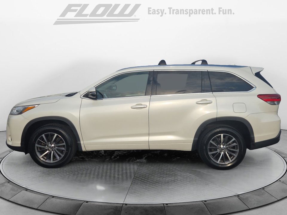 Used 2018 Toyota Highlander XLE FWD image 5