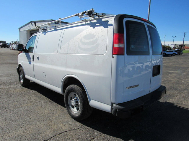 Used 2018 Chevrolet Express 2500 w/ Driver Convenience Package RWD image 4