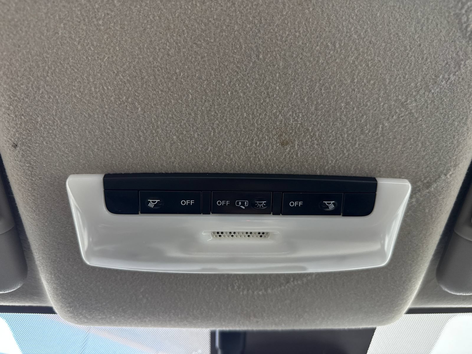 Used 2021 Nissan Versa SV FWD image 31