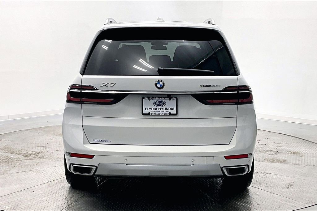 Used 2025 BMW X7 xDrive40i image 4