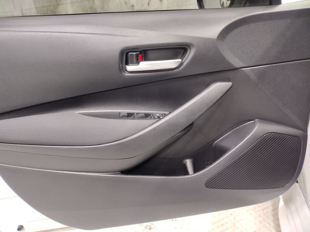 Used 2021 Toyota Corolla LE FWD image 18