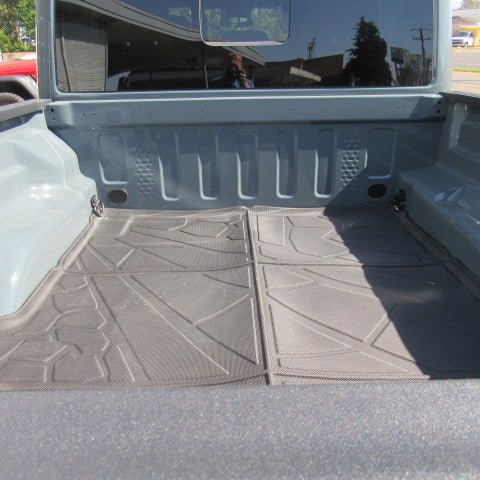 Used 2025 Jeep Gladiator Sport AWD/4WD image 9