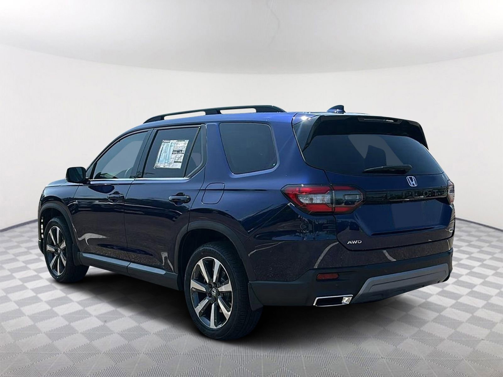 New 2025 Honda Pilot Touring image 6