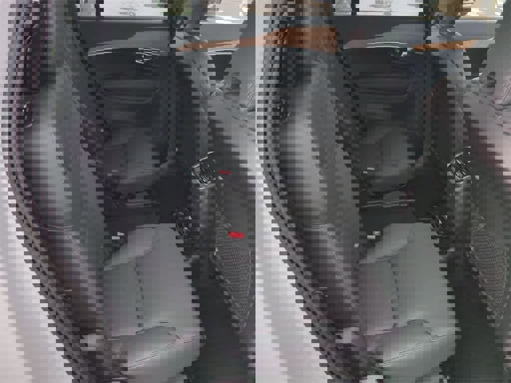 Used 2025 Volvo XC90 T8 Plus w/ Protection Package Premier image 13